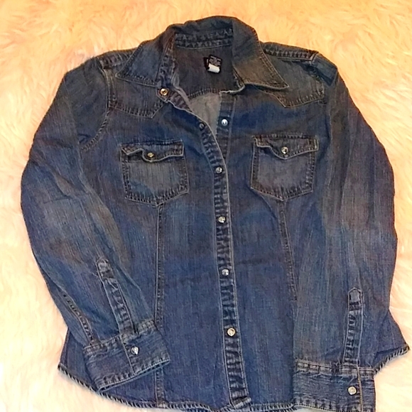 GAP Tops - Gap denim button up